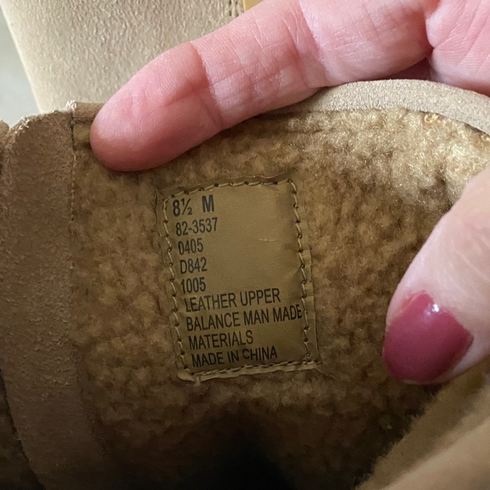 Cabela's Tan Winter Boots with Black Soles - Picture 6 of 6